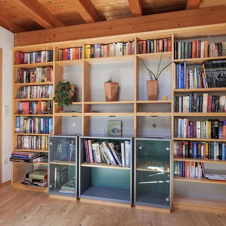 Dornstetten: Sonniges Design Haus: Kamin, Sauna, Hot Pot, Zaun 펜션 *