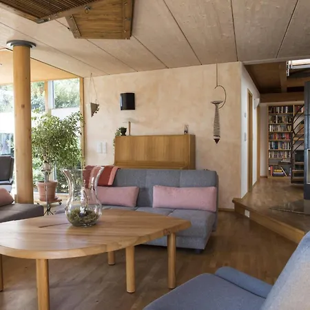 Dornstetten: Sonniges Design Haus: Kamin, Sauna, Hot Pot, Zaun