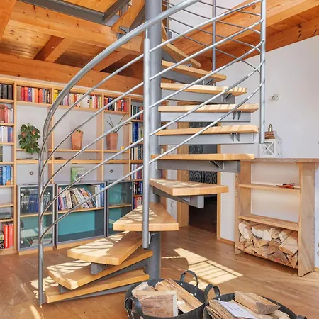 Dornstetten: Sonniges Design Haus: Kamin, Sauna, Hot Pot, Zaun 펜션 Dornstetten