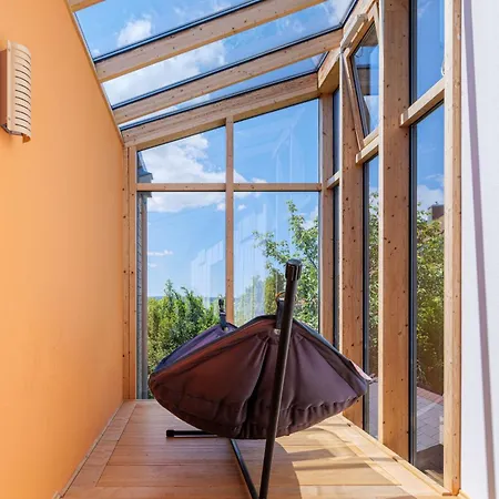 Dornstetten: Sonniges Design Haus: Kamin, Sauna, Hot Pot, Zaun Dornstetten