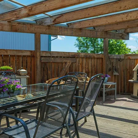 Dornstetten: Sonniges Design Haus: Kamin, Sauna, Hot Pot, Zaun * Dornstetten