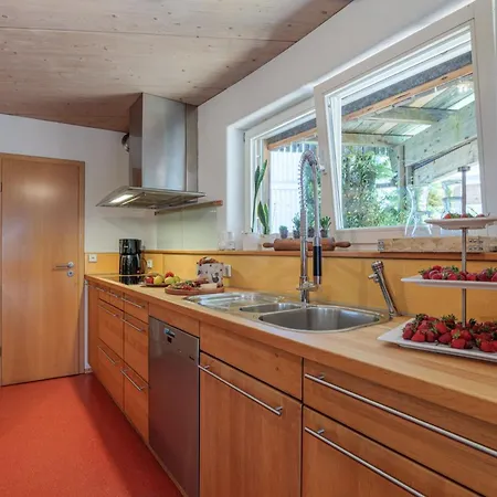 Dornstetten: Sonniges Design Haus: Kamin, Sauna, Hot Pot, Zaun * Dornstetten